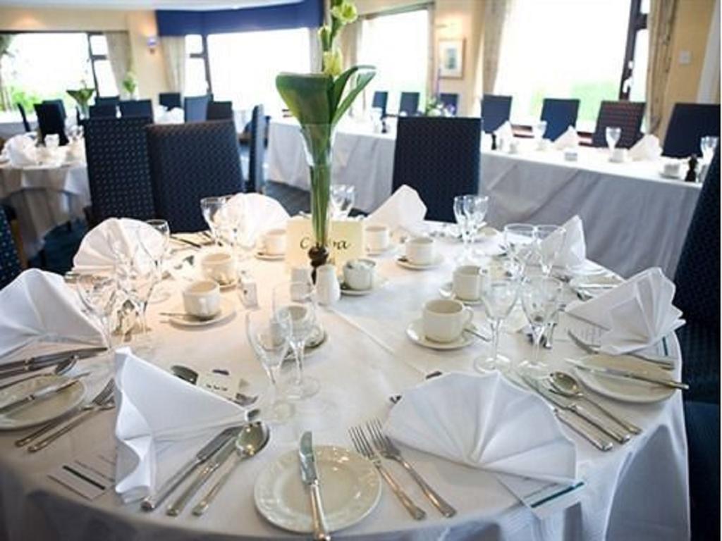 Malin Court Hotel And Restaurant Эр Экстерьер фото