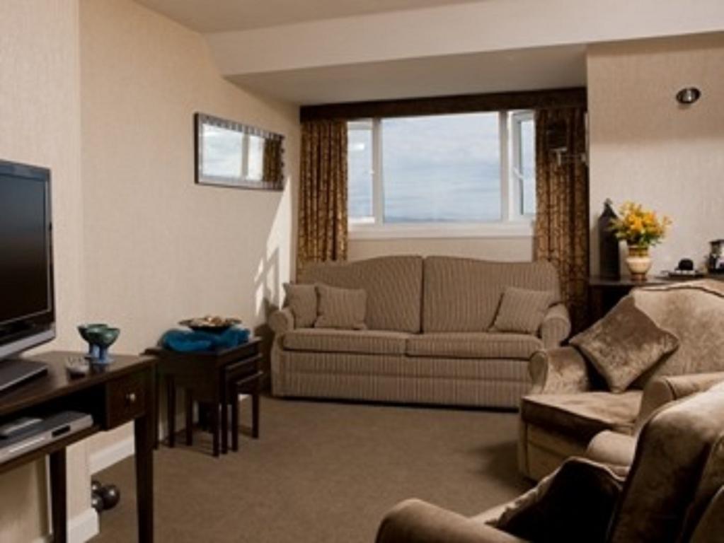 Malin Court Hotel And Restaurant Эр Номер фото